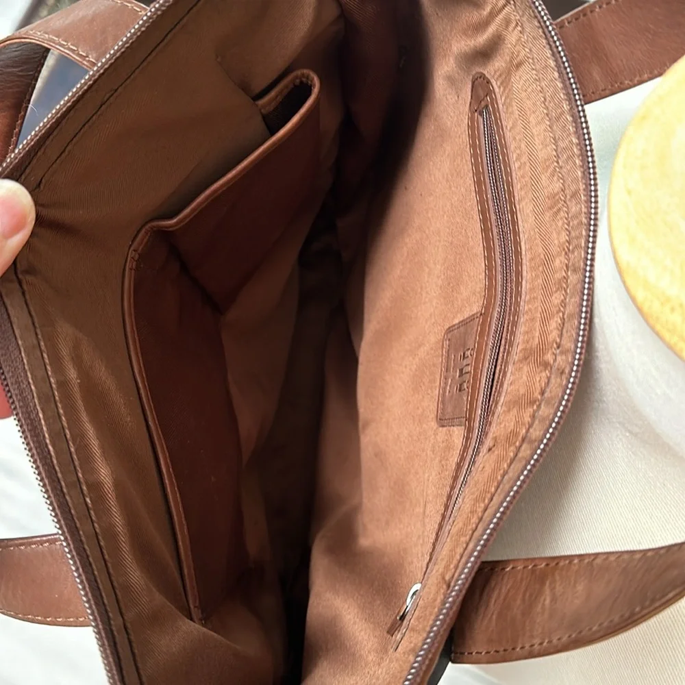 ili New York Leather Bag 💼
